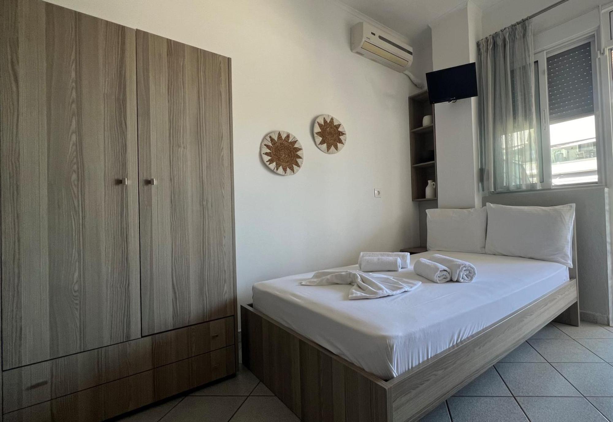 Villa Kostas Accommodations - Nea Vrasna Bagian luar foto